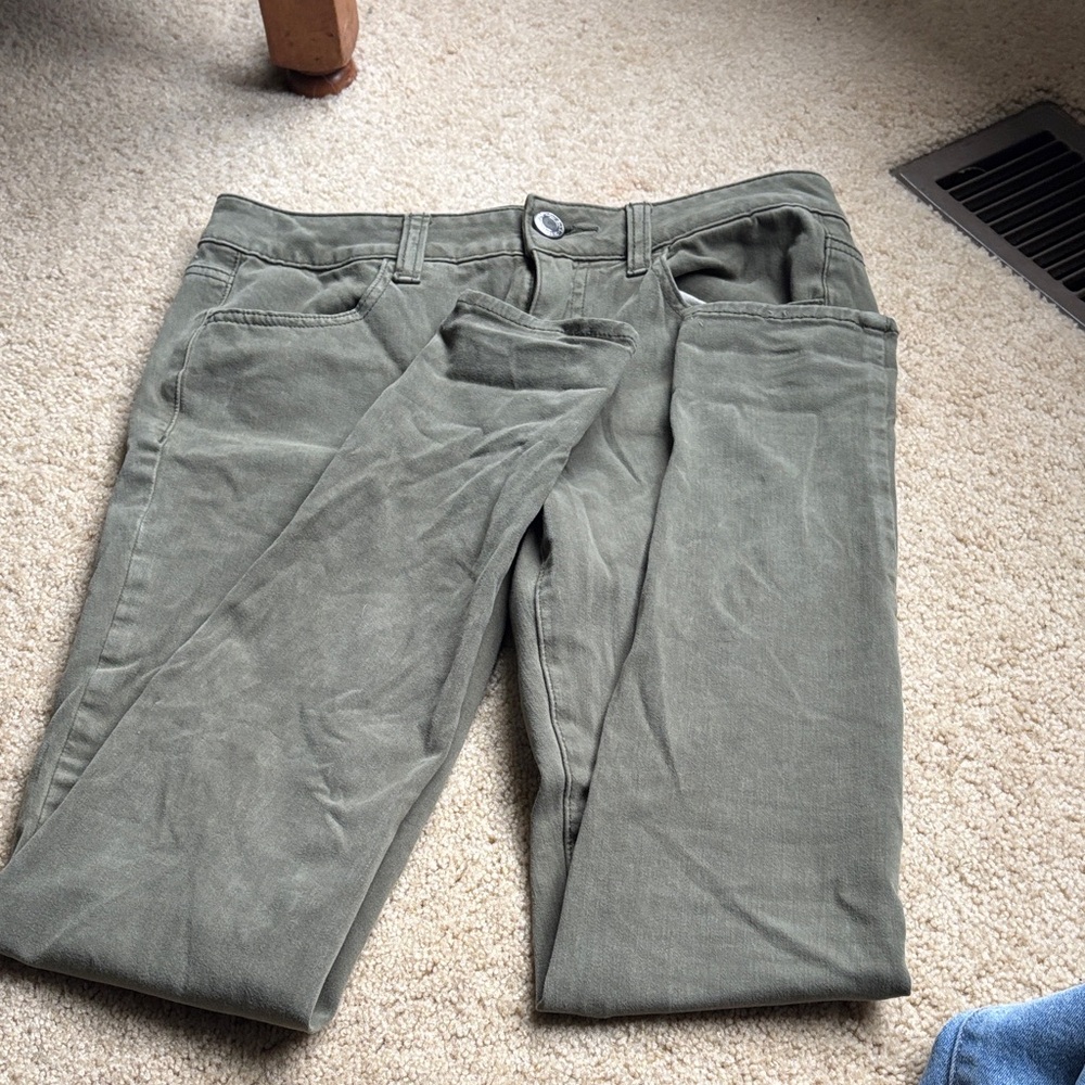 American Eagle Outfitters Women's Olive Skinny Jeans